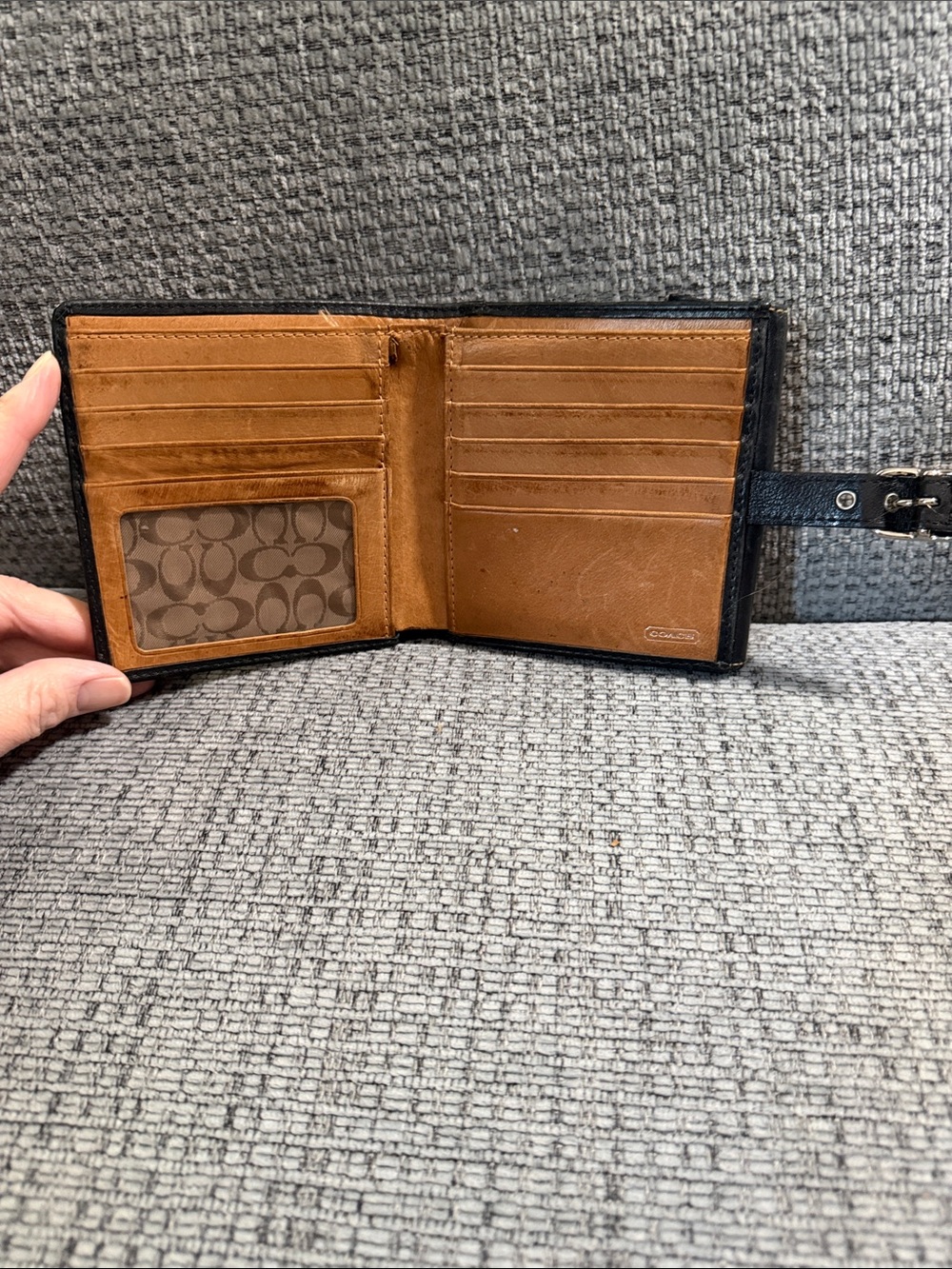 Vintage Coach Men or Women’s Bifold Wallet in Tan and Black with Signature - Picture 11 of 14